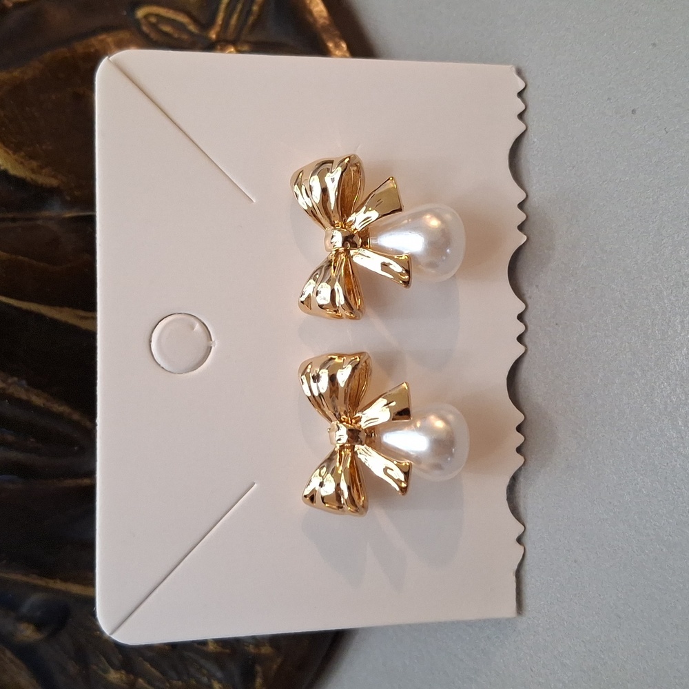Gold Bow Pearl Earrings